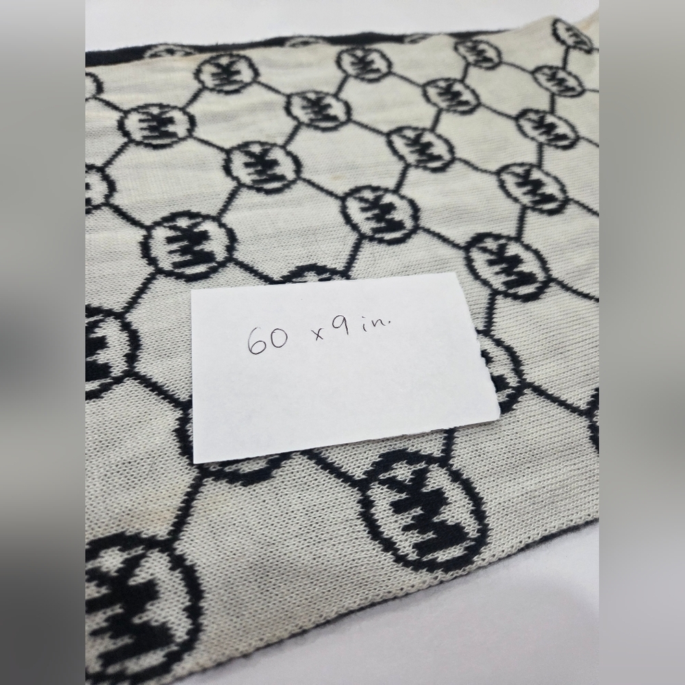 Michael Kors Black and White Knit Scarf 60×9in. - Picture 4 of 6